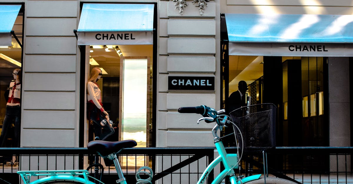 Maintaining Awareness of Surrounding Traffic at Night